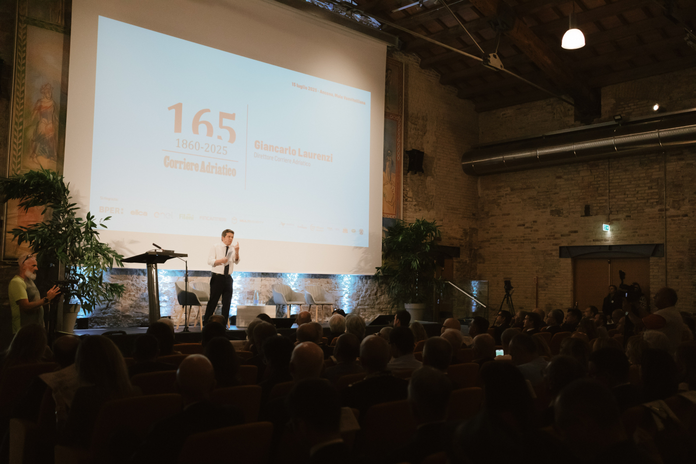 Corriere Adriatico 165 HD-101