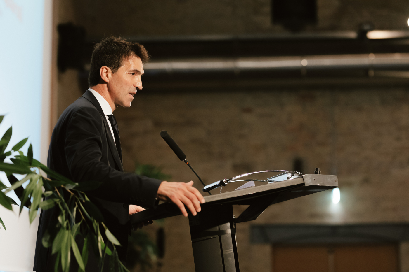 Corriere Adriatico 165 HD-124